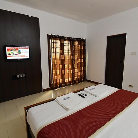 Lake View Hotel Мадурай Екстер'єр фото